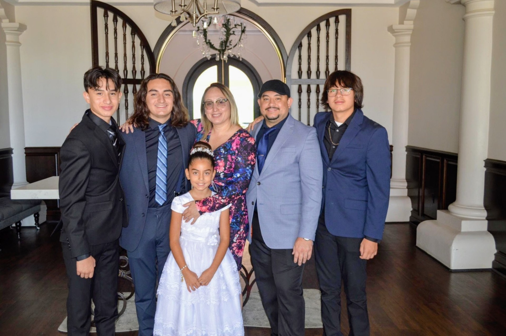Cruz Apodaca with his family